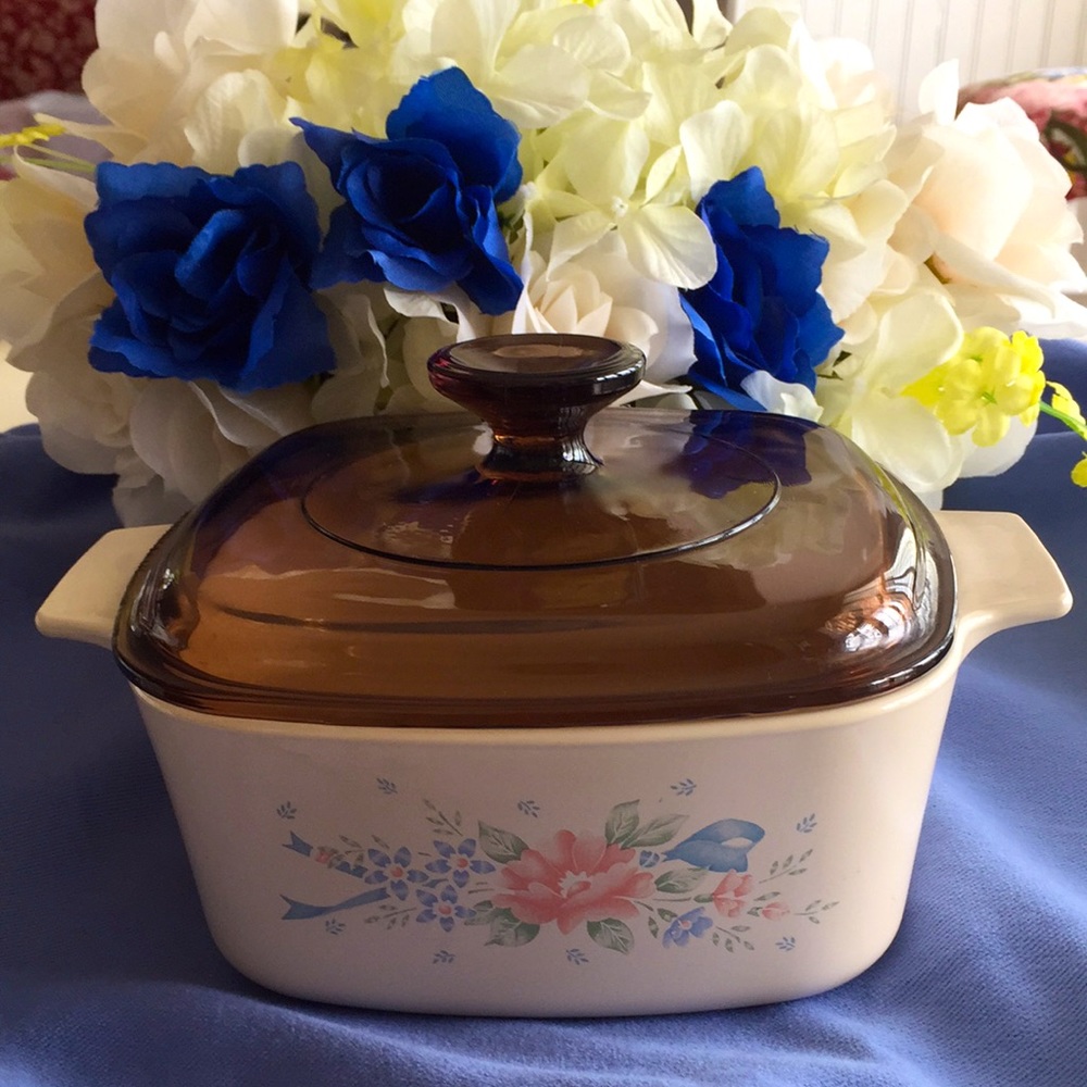 Corning Ware 1 1/2 Quart “Symphony”Casserole & Lid